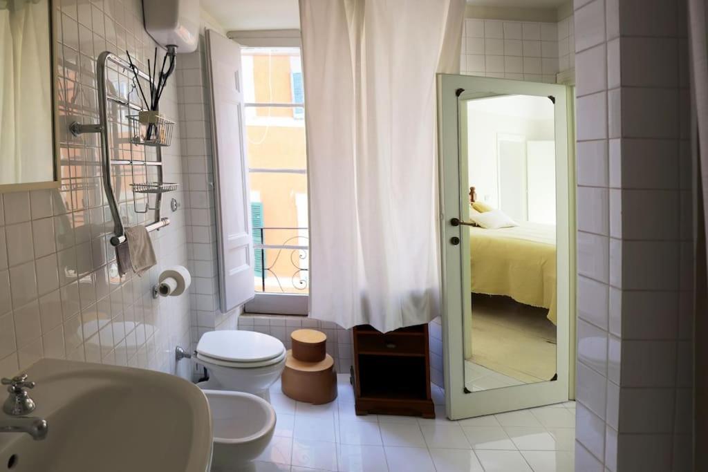 Authentic Monti 5 Mins From Colosseum Rom