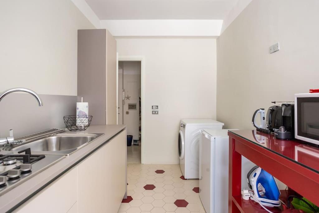 Authentic Monti 5 Mins From Colosseum * Rom